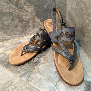 Earth Origins Belle Becky blue sandal size 11